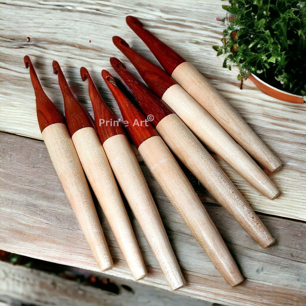 Handmade premium quality Maple and Red wood crochet hooks set of 07assorted size 3.5m to 10mm
